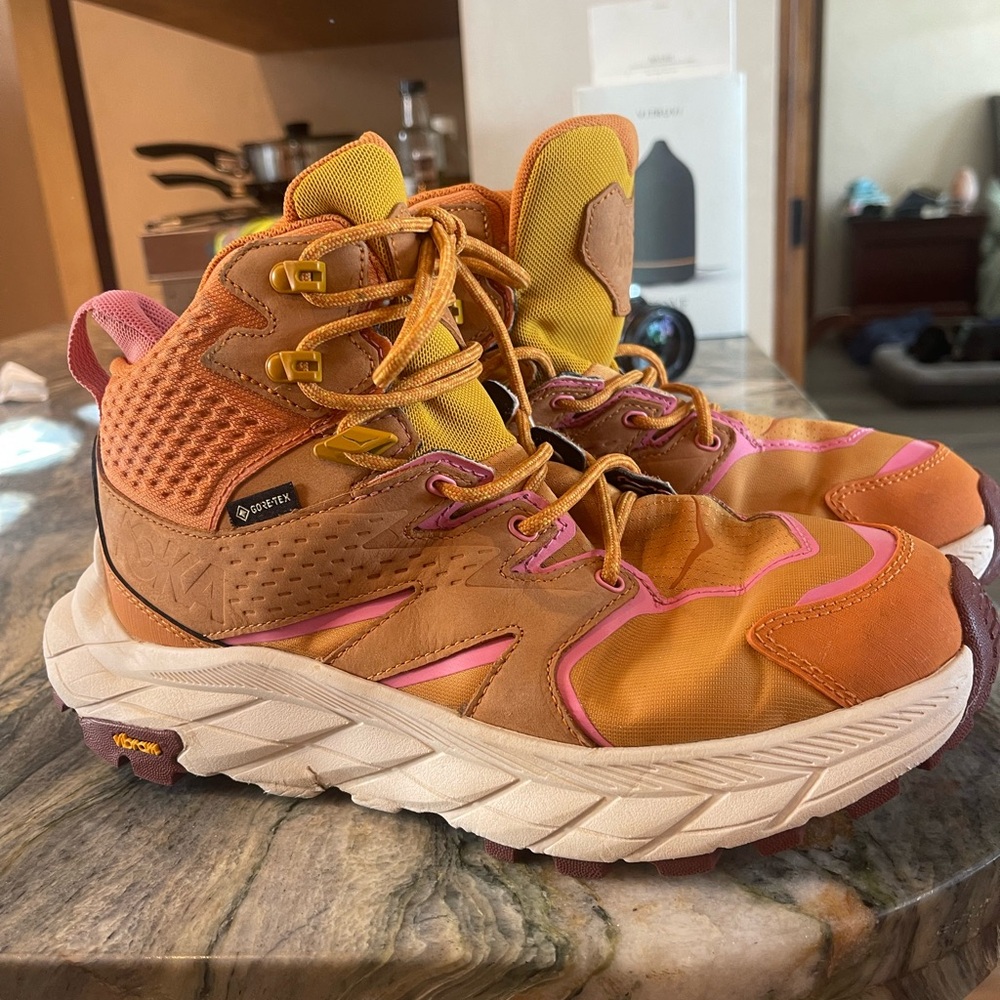 Hoka OneOne Anacapa 2 Mid GTX Gore-Tex Hiking Shoes Women's Sz 7B.